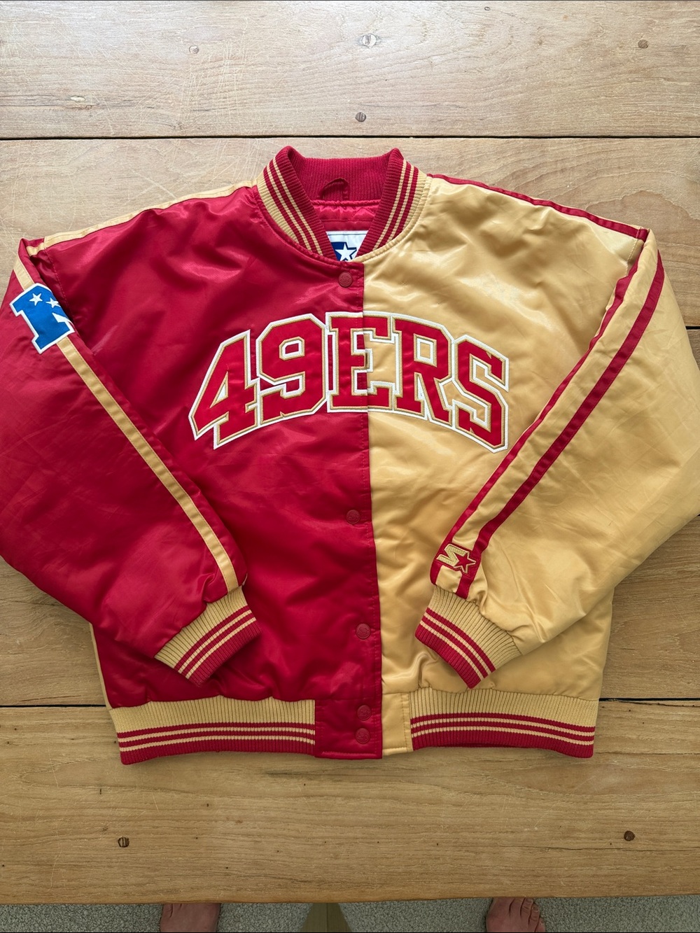 SF 49ers Starter Women's Zone Blitz Snap Satin Jacket - Scarlet/Gold Medium